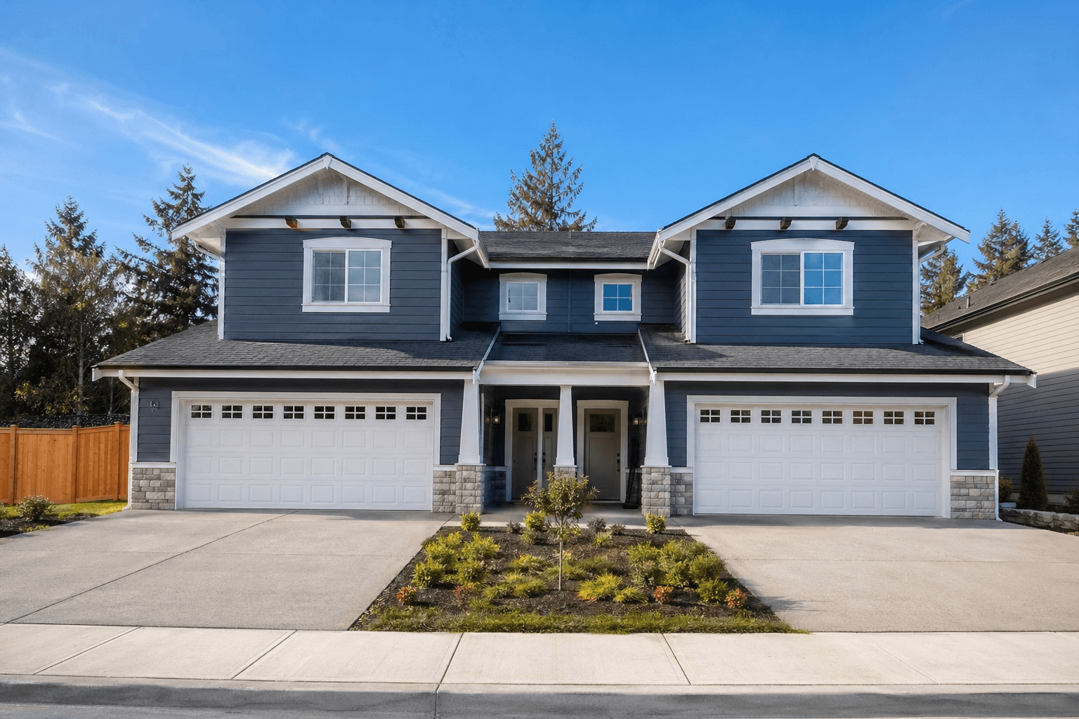 Real estate investor reviewing DSCR loan options with Frendly